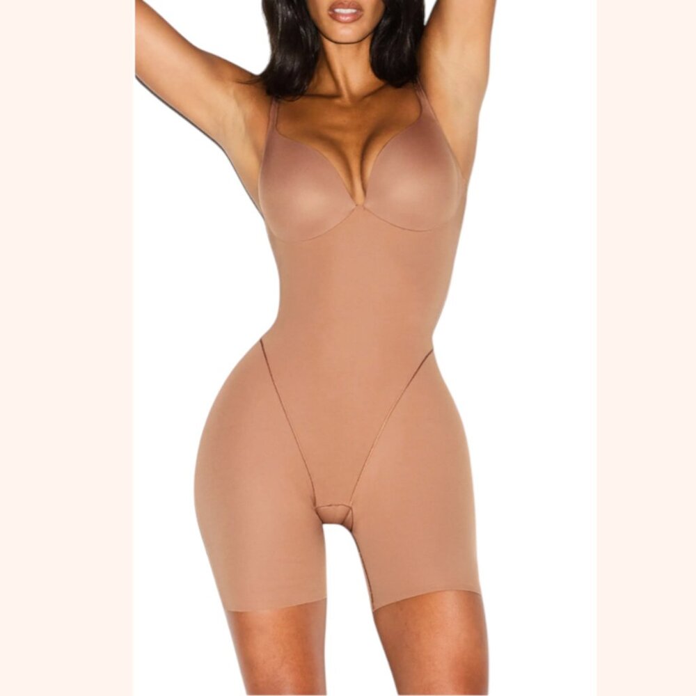 SKIMS Ultimate Body Push-Up Enhancing Midthigh Bodysuit Small